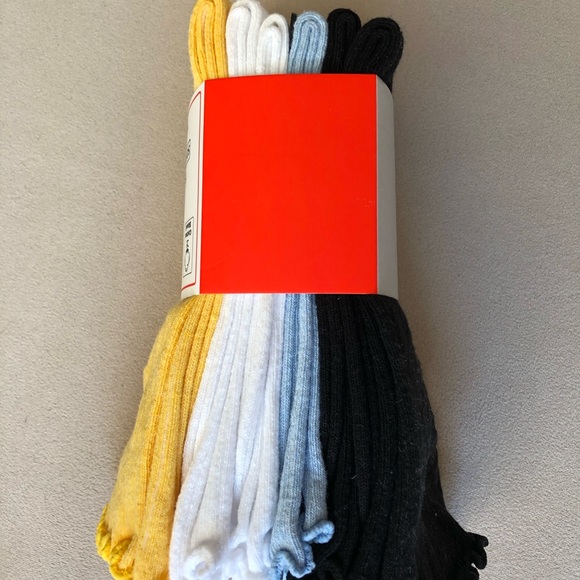 6 pair New Women Crew Ruffle Socks. - Picture 5 of 9